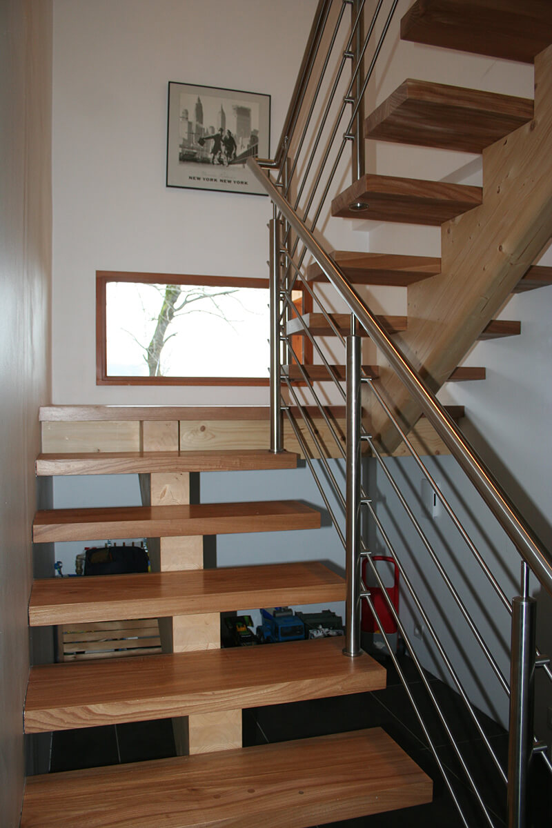 rampe inox sur escalier bois